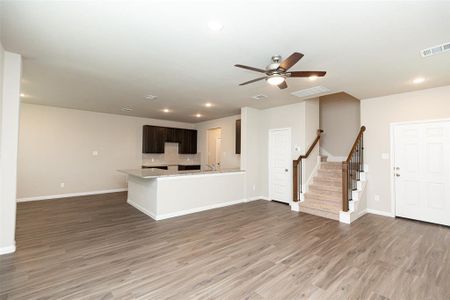 New construction Single-Family house 4902 Michael Christopher Drive, Rosharon, TX 77583 The Lowry- photo 5 5