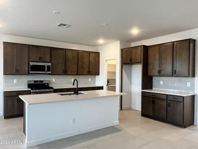 New construction Single-Family house 17440 W Fulton Street, Goodyear, AZ 85338 - photo 4 4