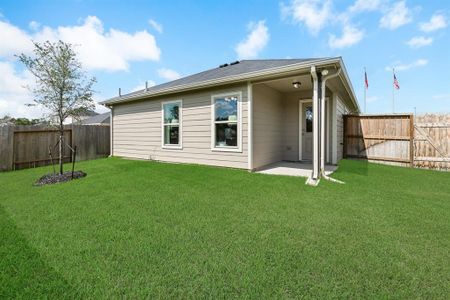 New construction Single-Family house 10415 Meadow Saffron Drive, Houston, TX 77016 - photo 24 24