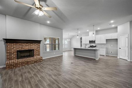 New construction Single-Family house 640 Mooney Drive, Saginaw, TX 76179 - photo 3