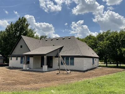 New construction Single-Family house 328 Tee Taw Circle, Sherman, TX 75092 - photo 3 3