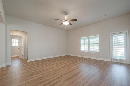 New construction Single-Family house 4201 Fenwick Road, Texas City, TX 77591 - photo 7 7