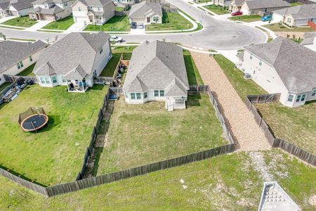 New construction Single-Family house 518 Windy Reed Rd, Hutto, TX 78634 - photo 37 37