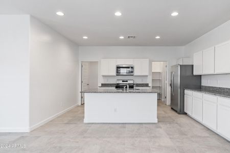 New construction Single-Family house 40045 W Hillman Drive, Maricopa, AZ 85138 Puffin- photo 4 4