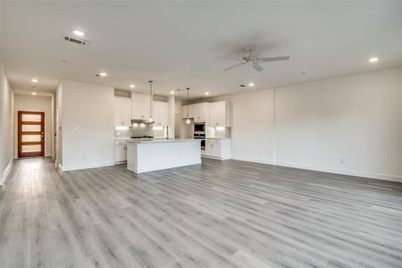 New construction Townhouse house 5609 Woodlands Drive, The Colony, TX 75056 - photo