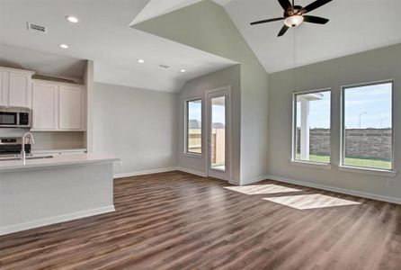 New construction Single-Family house 7518 Coral Lake Dr, Cypress, TX 77433 - photo 21 21