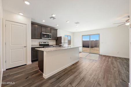 New construction Single-Family house 1041 W West Virginia Avenue, Florence, AZ 85132 - photo 17 17