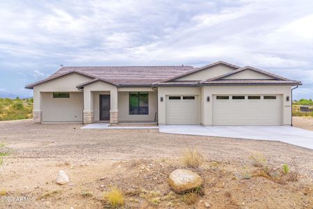 New construction Single-Family house 22050 W El Grande Trail, Wickenburg, AZ 85390 - photo 2 2