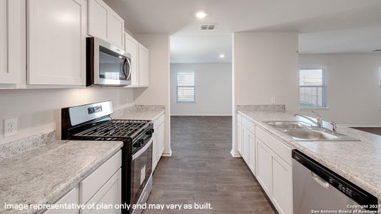 New construction Single-Family house 3119 Lindenwood Way, San Antonio, TX 78245 The Wolters- photo 5 5