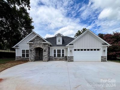 New construction Single-Family house 2390 Armstrong Park Drive, Gastonia, NC 28054 - photo 0 0