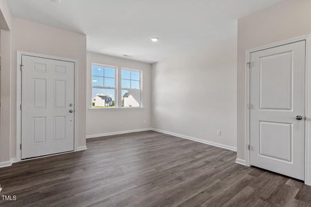 New construction Single-Family house 300 Queenstown Drive, Kenly, NC 27542 The Edenton- photo 6 6