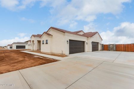 New construction Single-Family house 30965 N Lola Lane, Queen Creek, AZ 85144 - photo 2 2