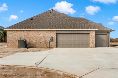 New construction Single-Family house 1053 Silver Sage Trail, Weatherford, TX 76085 - photo 0 0