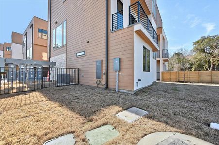 New construction Single-Family house 6821 Wolfcreek Pass, Unit 1, Austin, TX 78749 Flora- photo 24 24