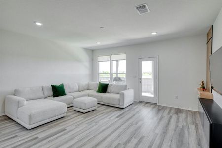 New construction Single-Family house 8209 Knoxville Trl, Austin, TX 78744 - photo