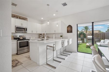 New construction Townhouse house 13324 Sw 287Th Ter, Homestead, FL 33033 - photo 11 11