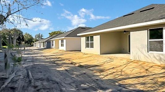 New construction Single-Family house 35 S Kentucky Avenue, Umatilla, FL 32784 - photo 19 19