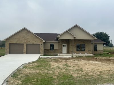 New construction Single-Family house 104 W Tree Farm Dr, Lytle, TX 78052 - photo 13 13