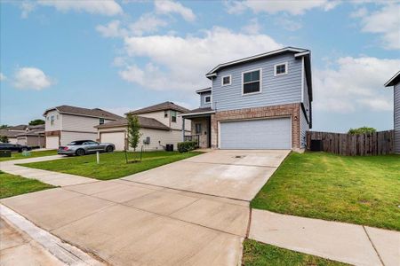 New construction Single-Family house 2424 Marty Way, Seguin, TX 78155 - photo 4 4