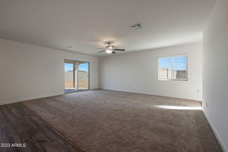 New construction Single-Family house 640 W Crowned Dove Trail, Casa Grande, AZ 85122 - photo 6 6