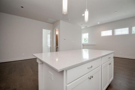 New construction Single-Family house 6013 Cypress Street, Houston, TX 77074 - photo 22 22