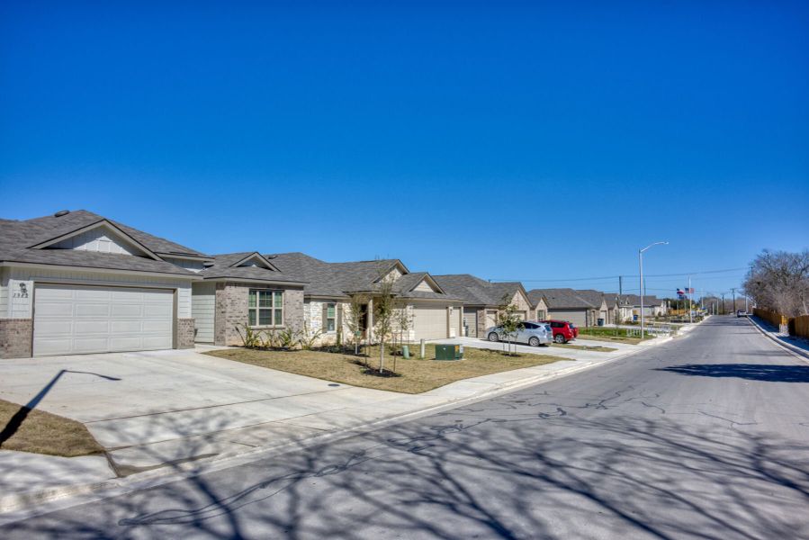 Reserve at Mockingbird Heights Streetscape