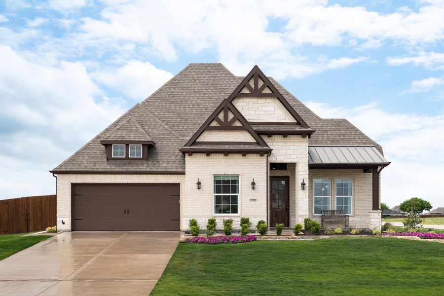 Elevation E with Stone | Concept 2622 at Mockingbird Hills in Joshua, TX by Landsea Homes