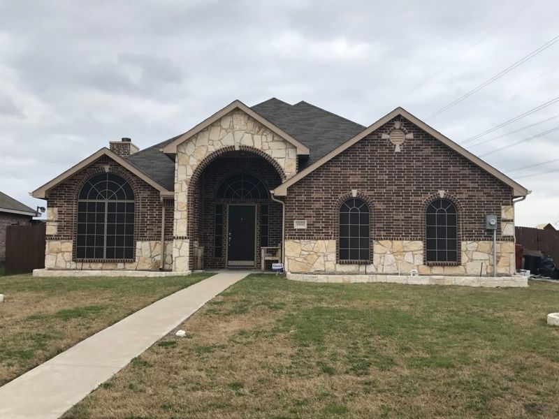 Tredway Estates by Robbie Hale Homes in Seagoville - photo