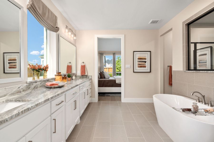 Plan 1146 Main Bathroom - Mosaic 50s Model - Photo by American Legend Homes