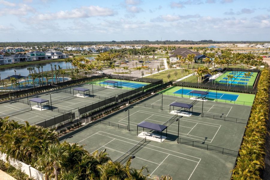 Avenir East Clubhouse Har-Tru Tennis and Pickleball Courts