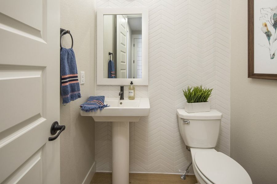 Plan C502 Secondary Bathroom by American Legend Homes