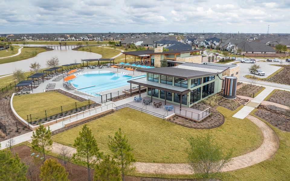 Lakeside Landing Pool