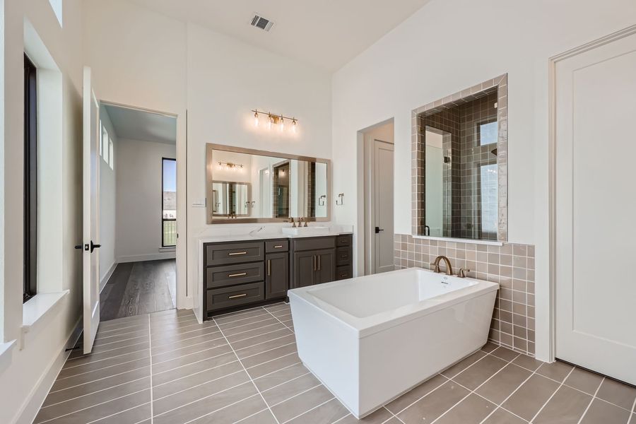 Plan 1573 main bathroom representative photo