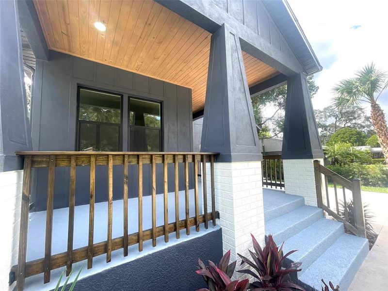 Front porch railing w/natural stain