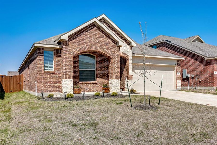 New construction Single-Family house 412 Crossvine Way, Princeton, TX 75407 - photo