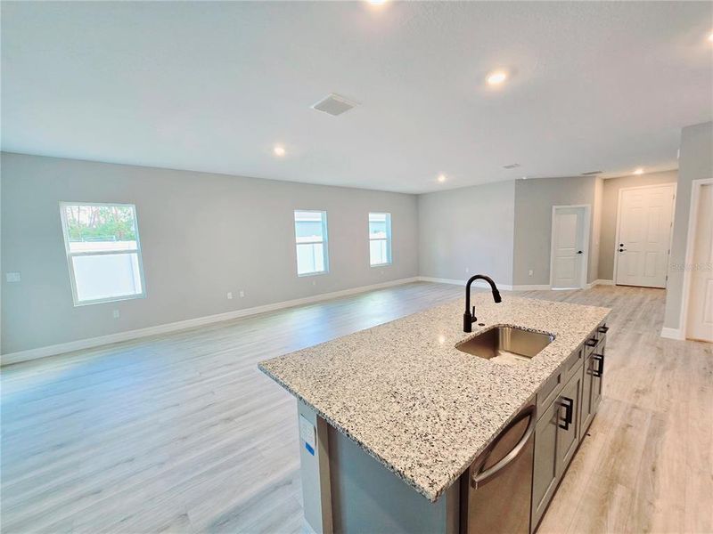 LARGE KITCHEN ISLAND