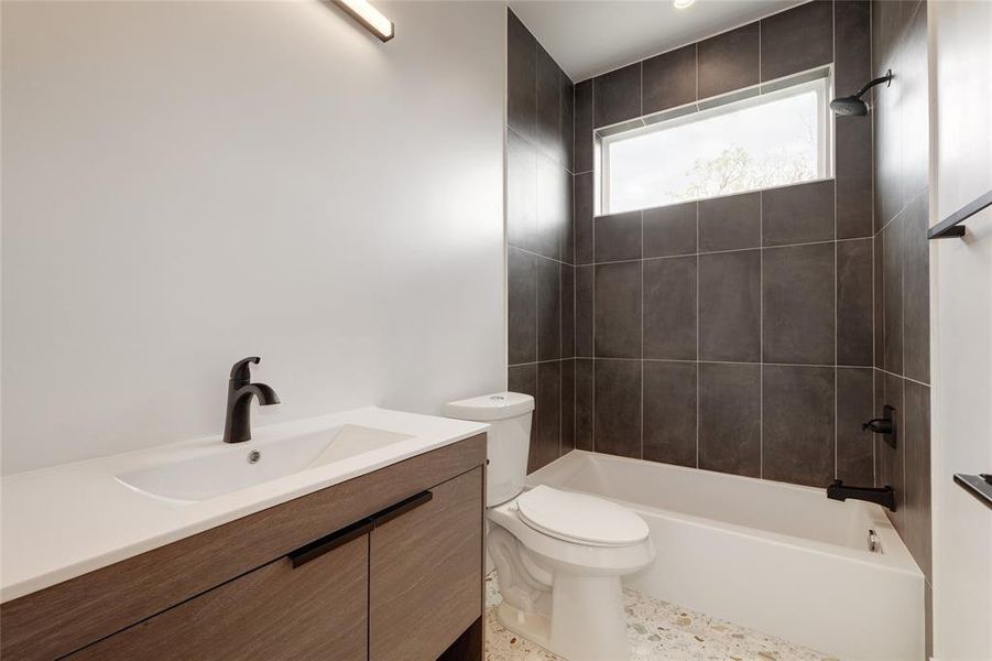 Full guest bathroom upstairs. Vanity mirror(s) have since been added