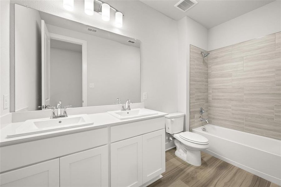 4853 Wildwood Bathroom1