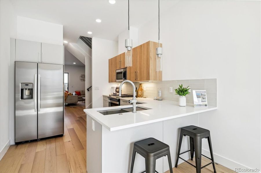 Modern Kitchen with Bar