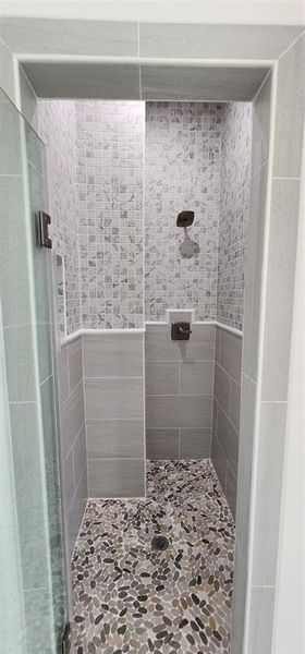 2nd Bath shower