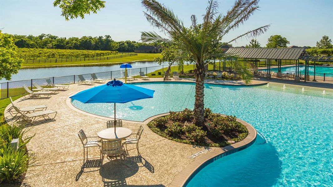 Fulbrook on Fulshear Creek currently has two pools for residents to enjoy; a competition pool and a resort-style pool. Take a dip with the kids, get involved with the swim team, or just enjoy some relaxing alone time.