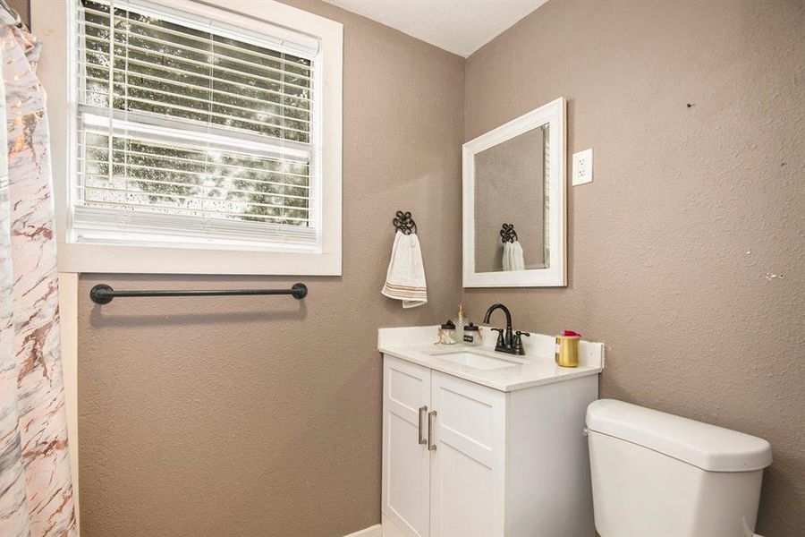 Guest bath with single vanity