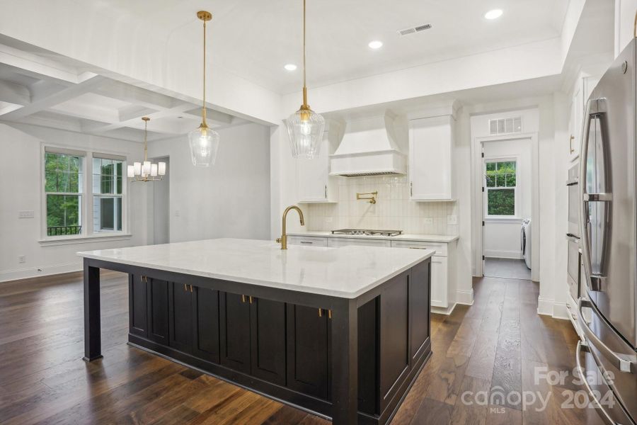 General kitchen island will accommodate bar stools.