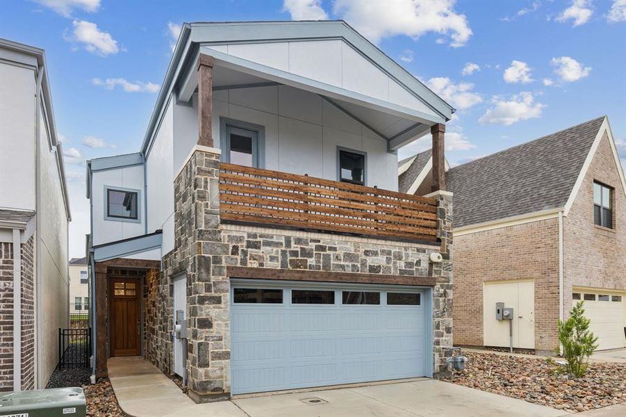 View of front of house featuring a garage