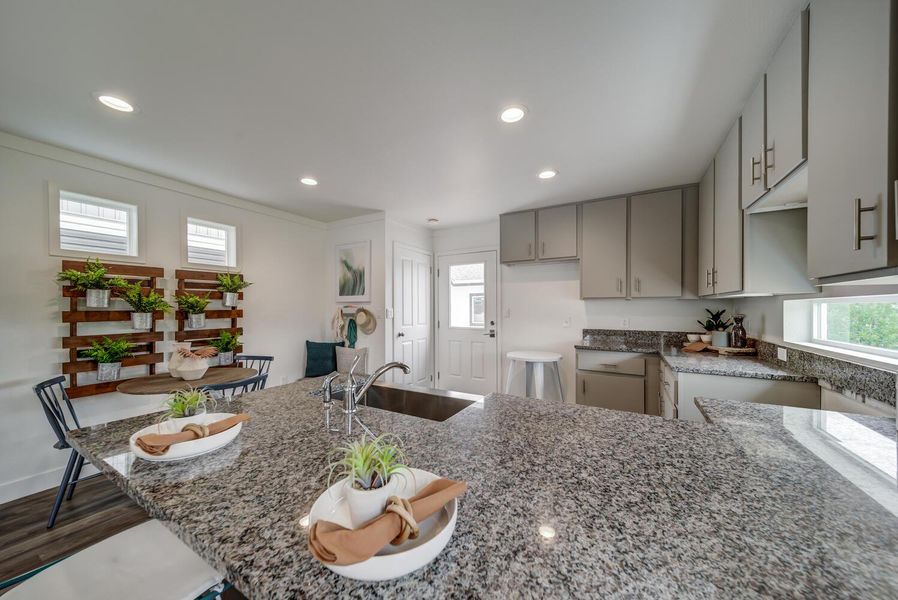 Kitchen/Dining Nook