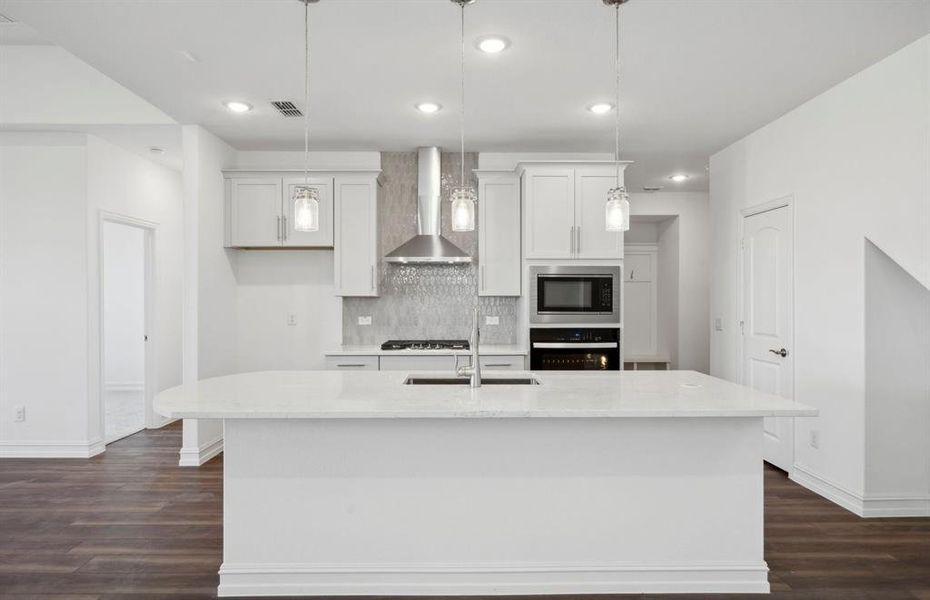 Airy kitchen *real home pictured