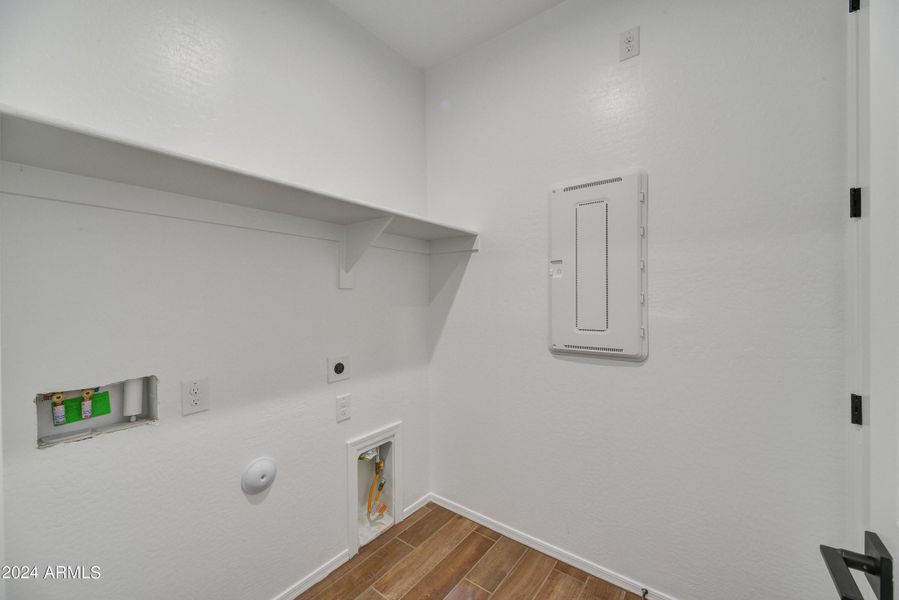 005_Laundry Room