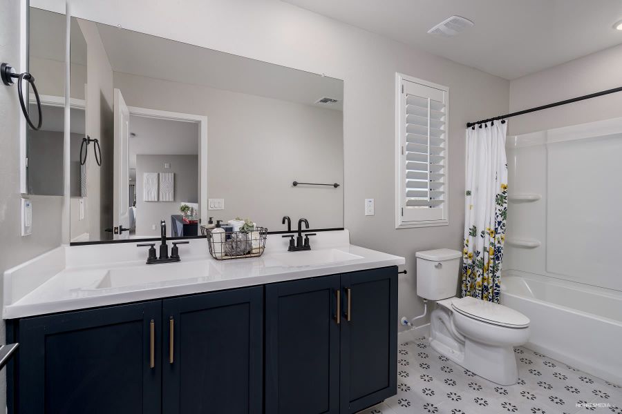 Bathroom 2 | Grand | The Villages at North Copper Canyon – Canyon Series | Surprise, AZ | Landsea Homes