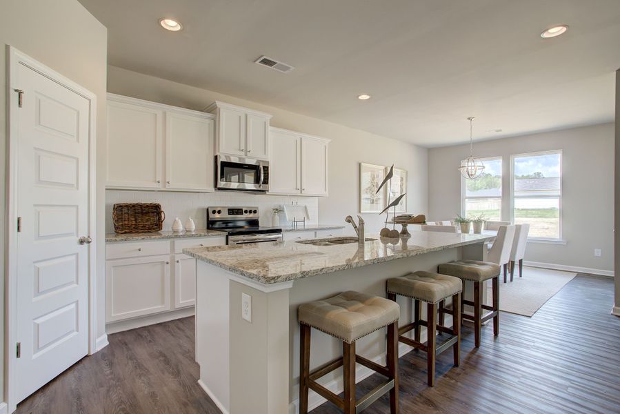 Expansive Kitchen, ideal for cooking and entertaining