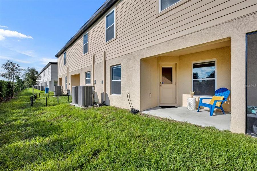 covered back patio with no rear neighbors